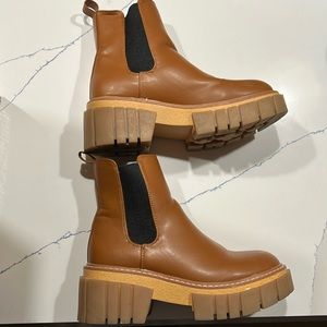 Madden Girl Women's Pheobee Chelsea Boot Size 6.5 Cognac Paris